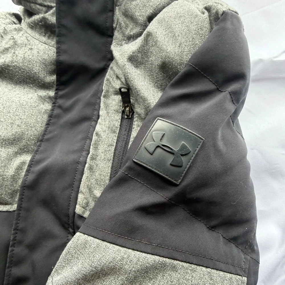 Under Armour Superthaw Insulated Puffer Youth Black/Gray Hooded Jacket Size 4